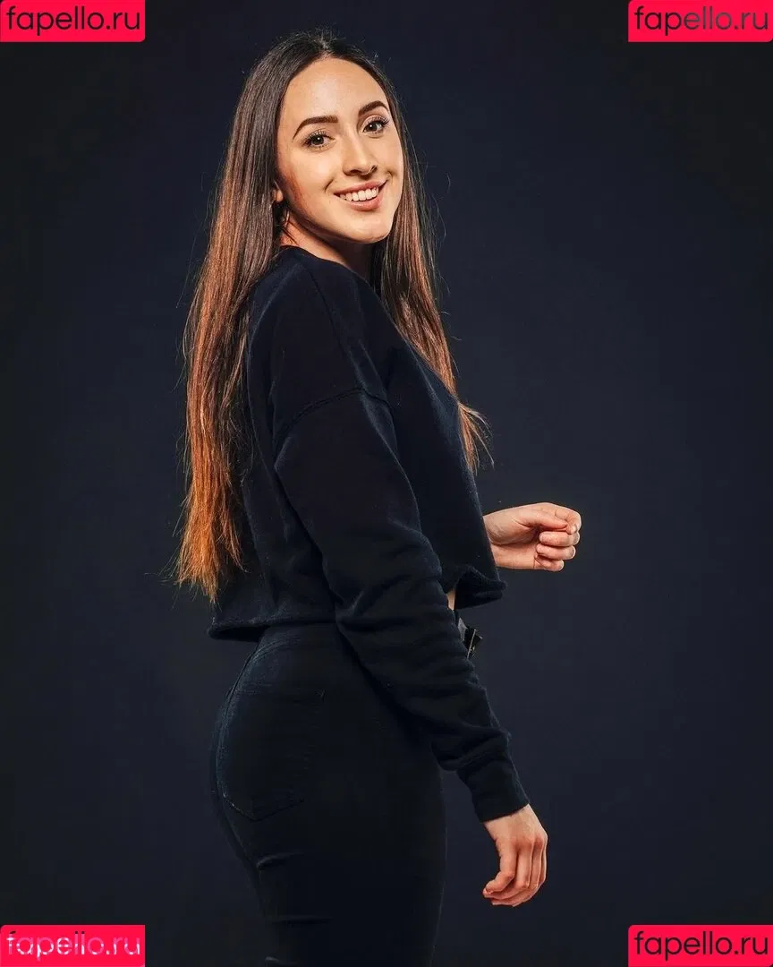 Juliabellax Onlyfans Photo Gallery 