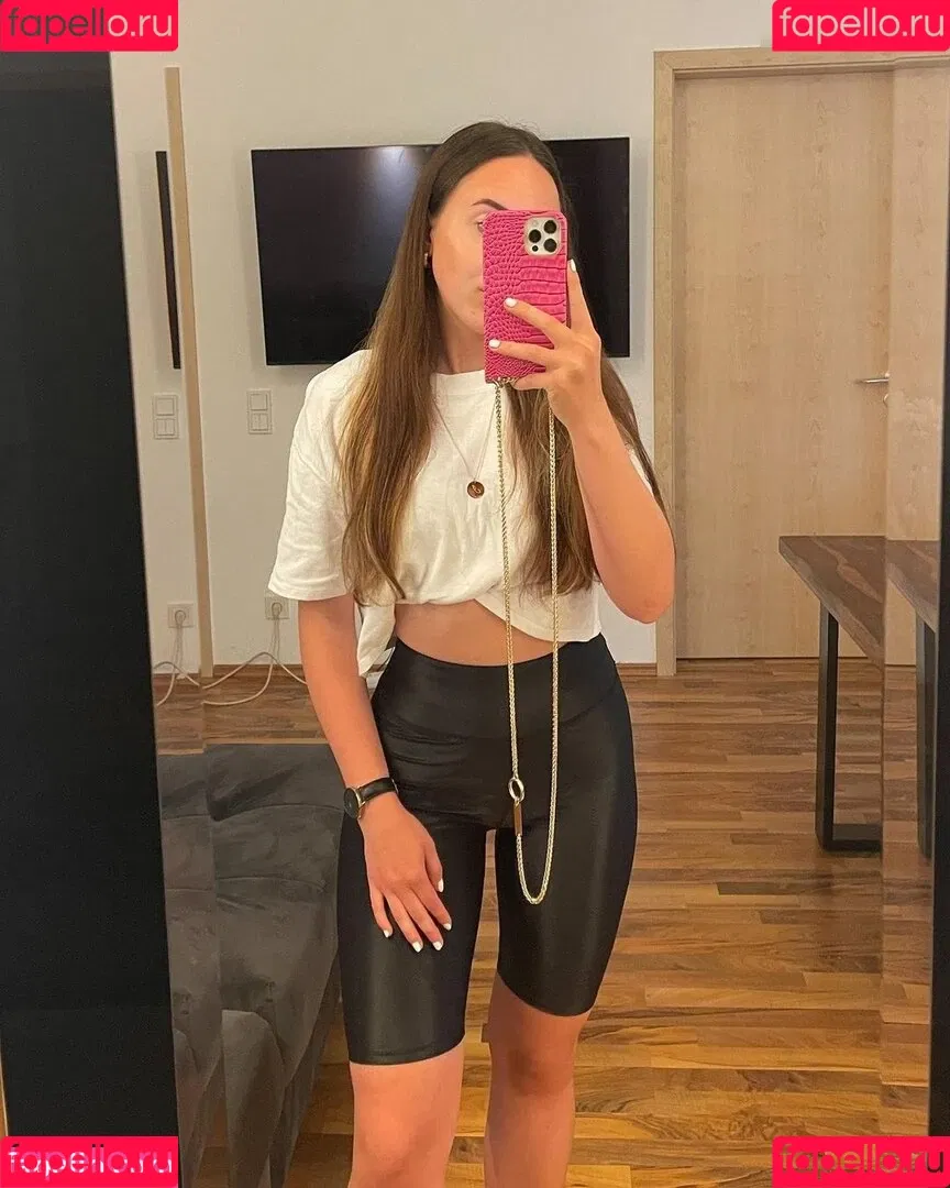 Juliabellax Onlyfans Photo Gallery 