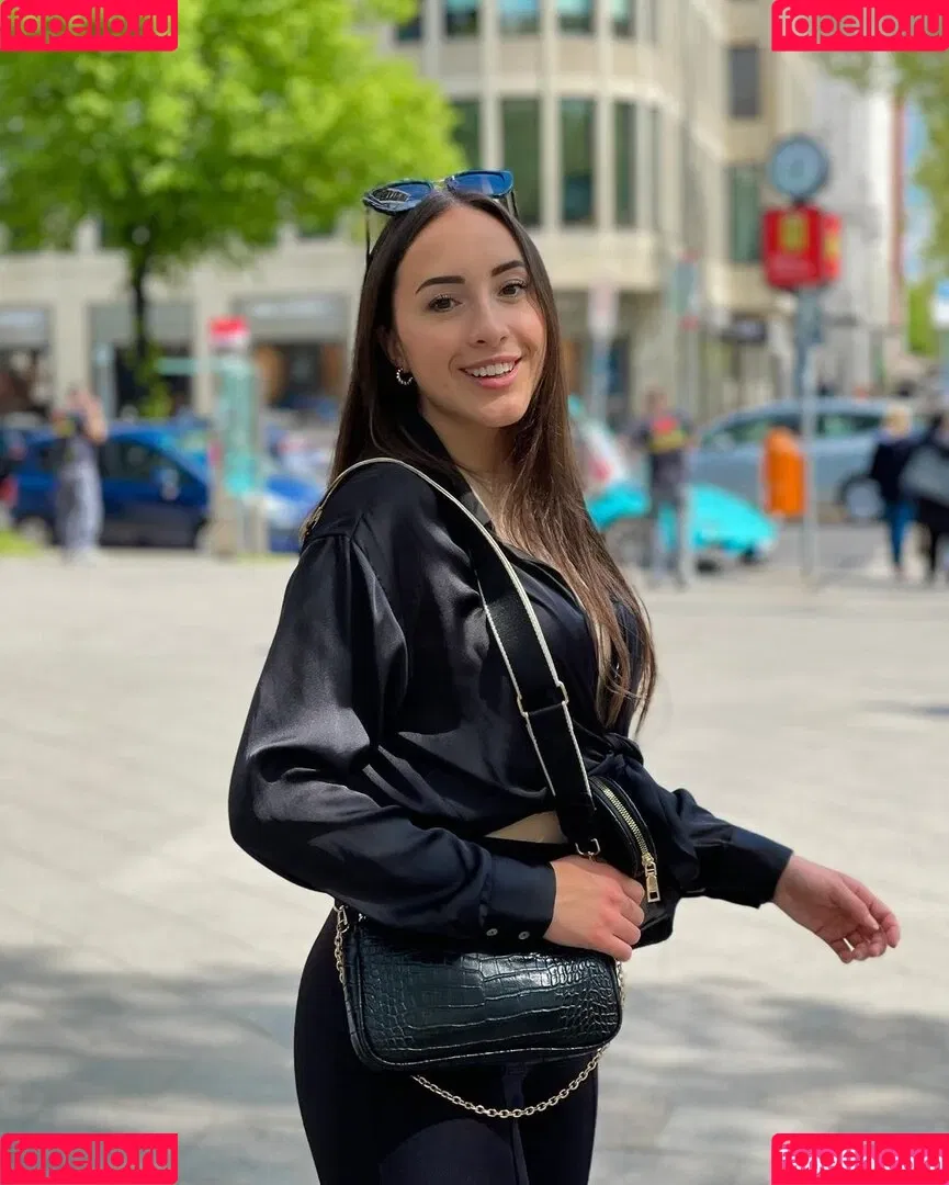 Juliabellax Onlyfans Photo Gallery 