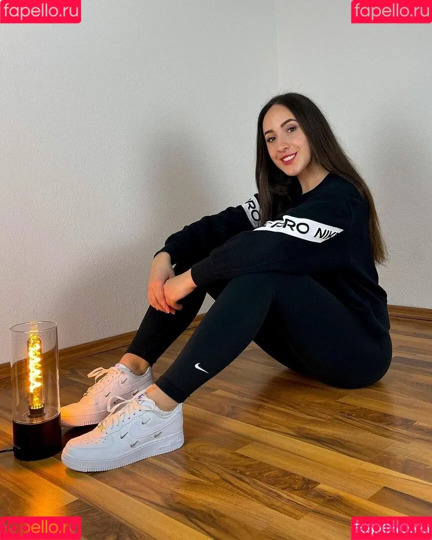 Juliabellax Onlyfans Photo Gallery 