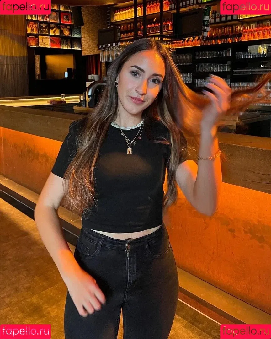 Juliabellax Onlyfans Photo Gallery 