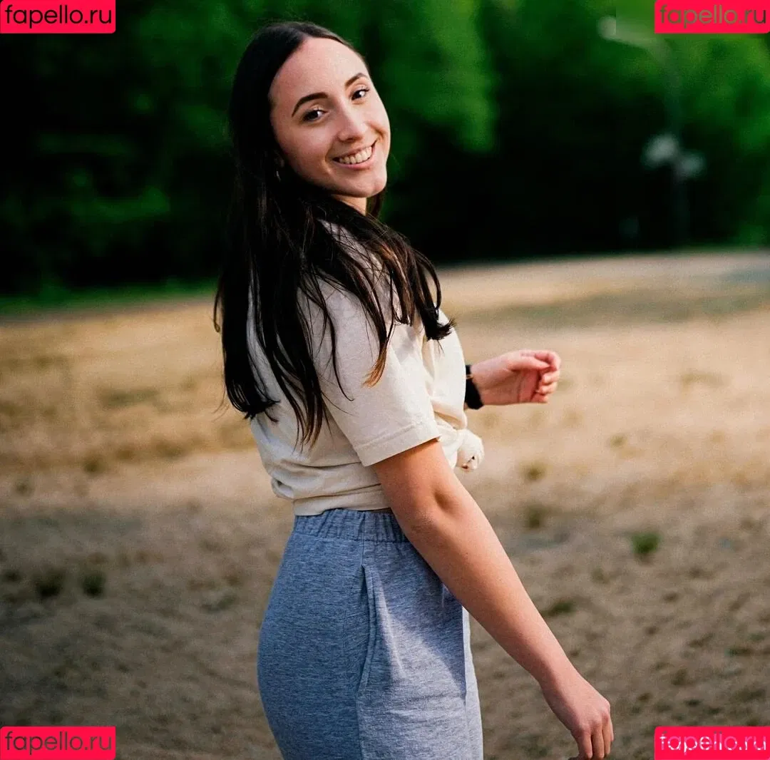 Juliabellax Onlyfans Photo Gallery 