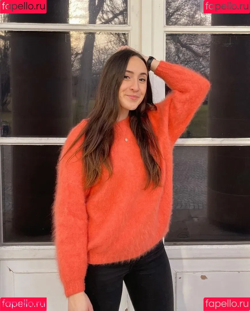 Juliabellax Onlyfans Photo Gallery 