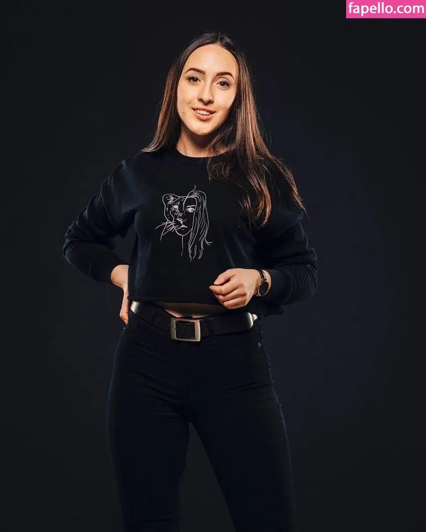 Juliabellax Onlyfans Photo Gallery 