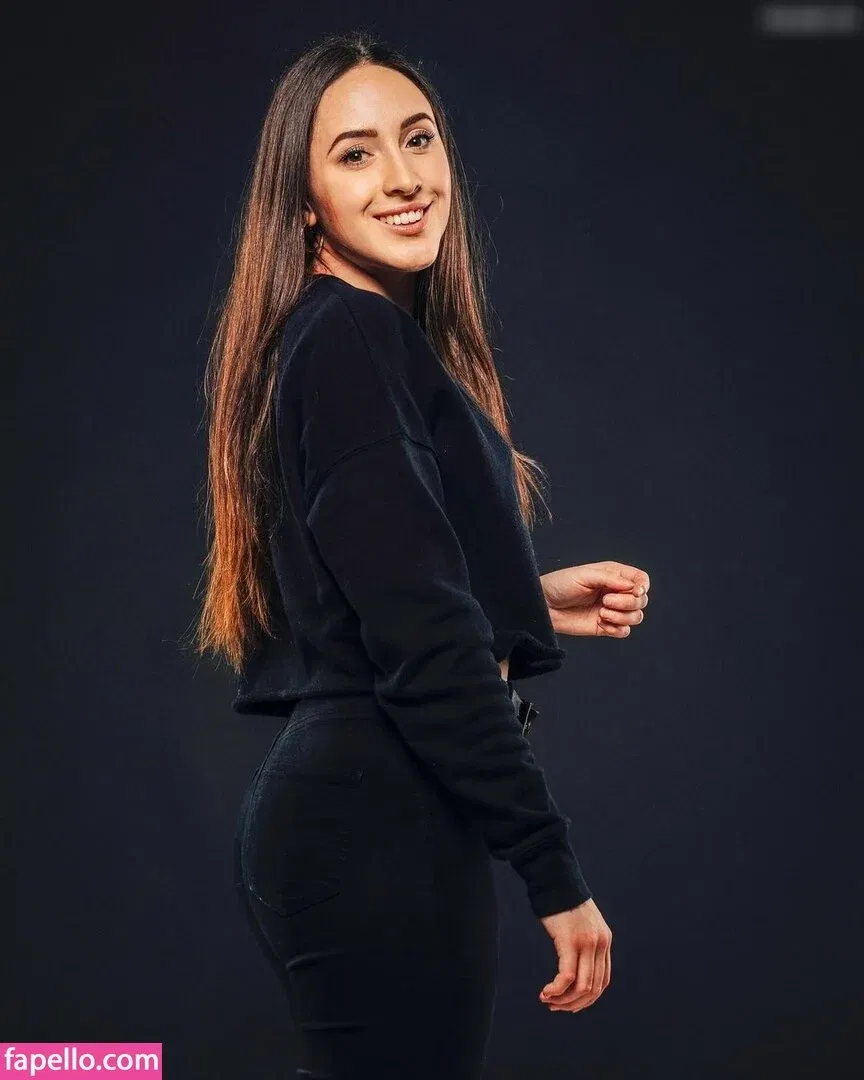 Juliabellax Onlyfans Photo Gallery 