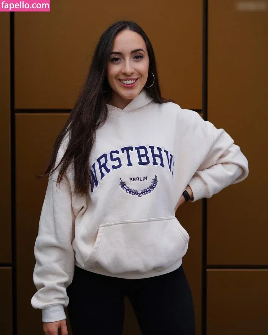 Juliabellax Onlyfans Photo Gallery 