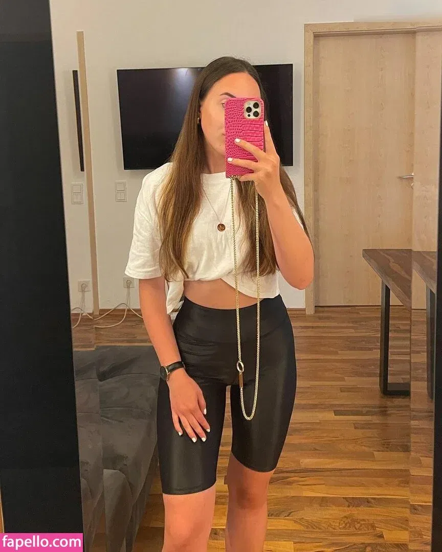 Juliabellax Onlyfans Photo Gallery 