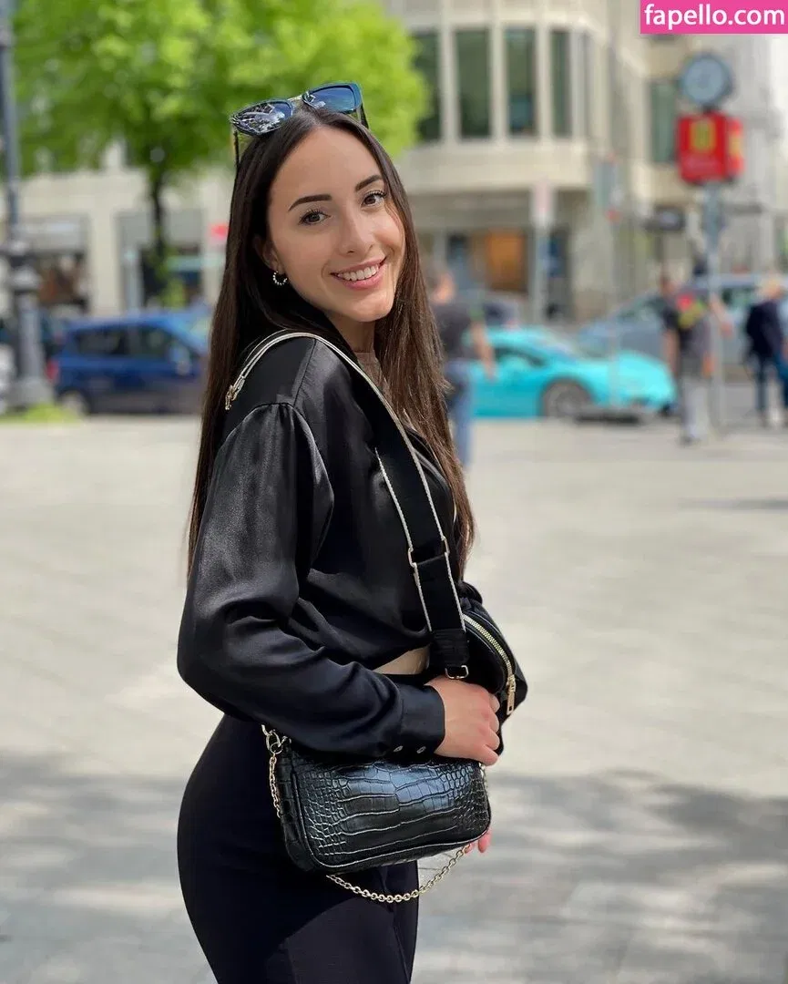 Juliabellax Onlyfans Photo Gallery 