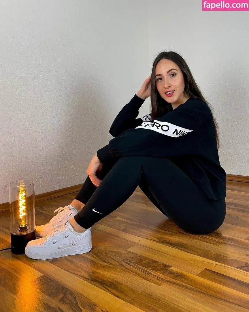 Juliabellax Onlyfans Photo Gallery 