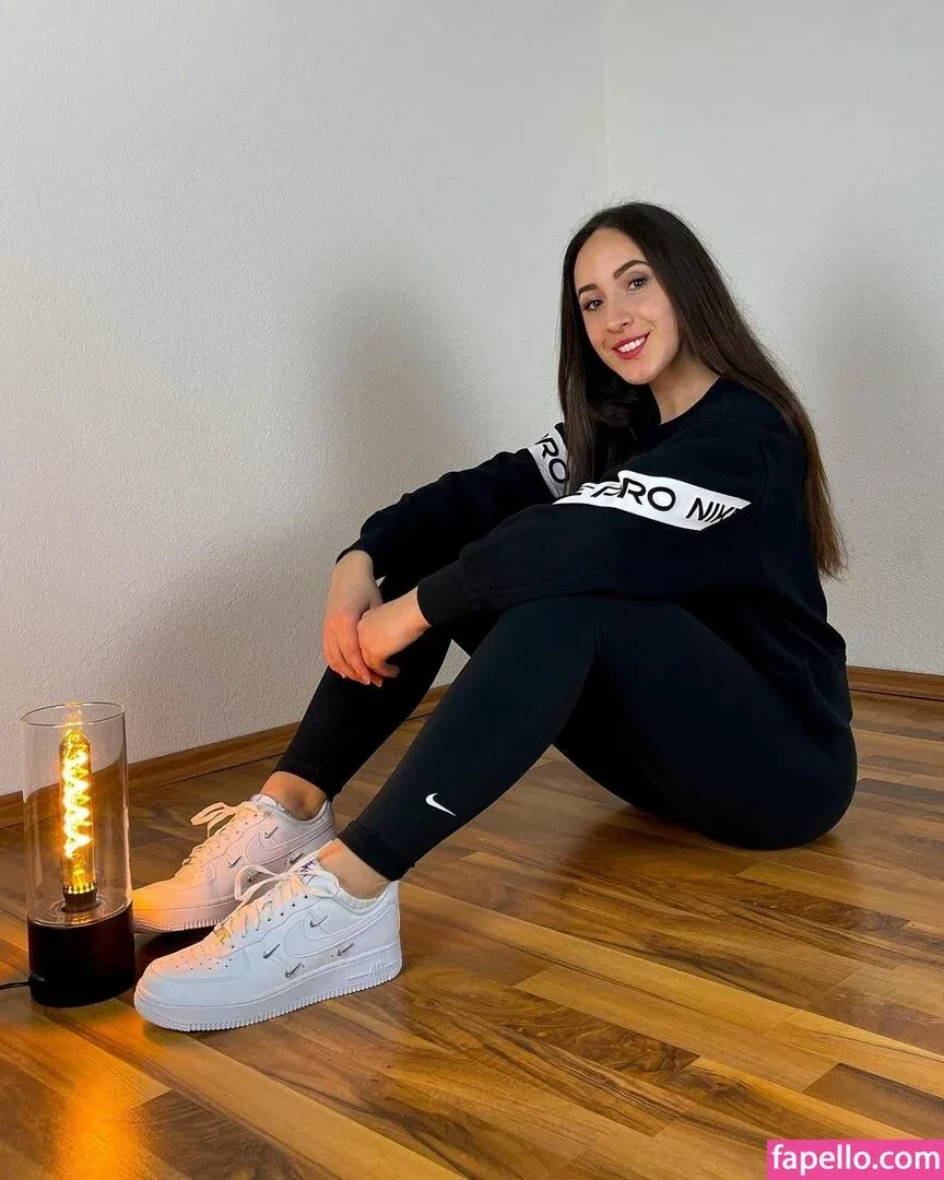 Juliabellax Onlyfans Photo Gallery 