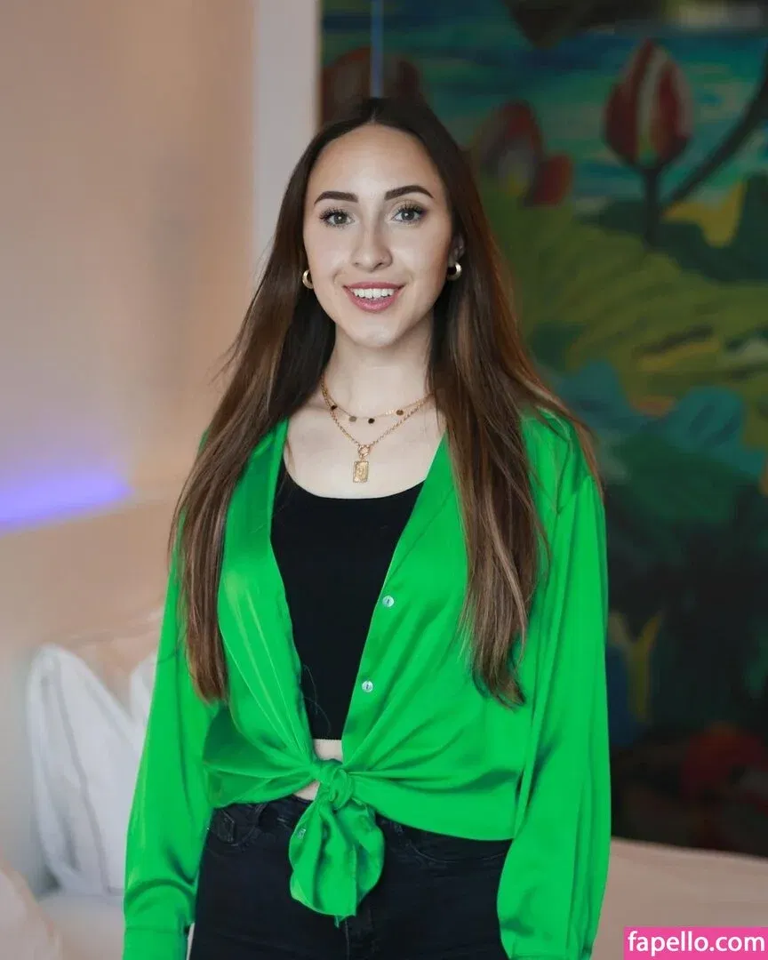 Juliabellax Onlyfans Photo Gallery 