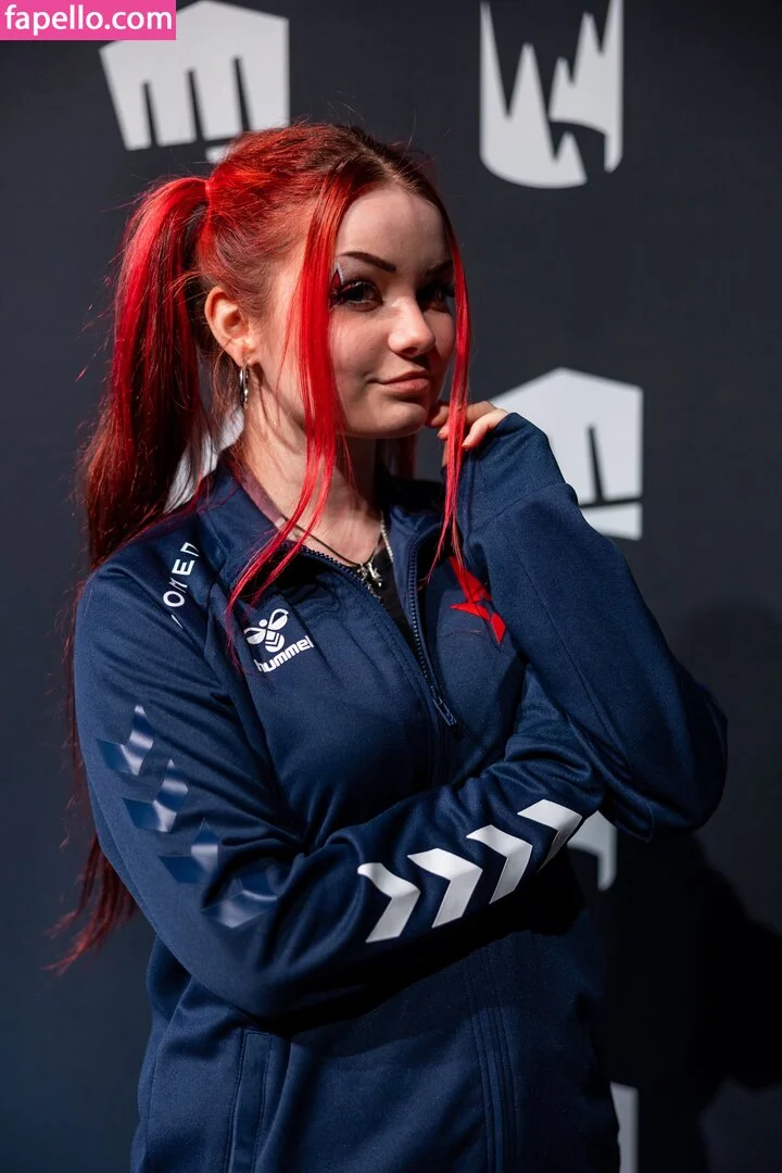 Analag.a Onlyfans Photo Gallery 