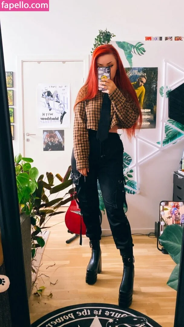 Analag.a Onlyfans Photo Gallery 