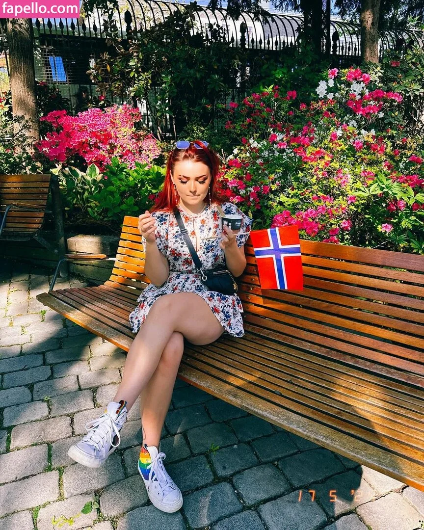 Analag.a Onlyfans Photo Gallery 