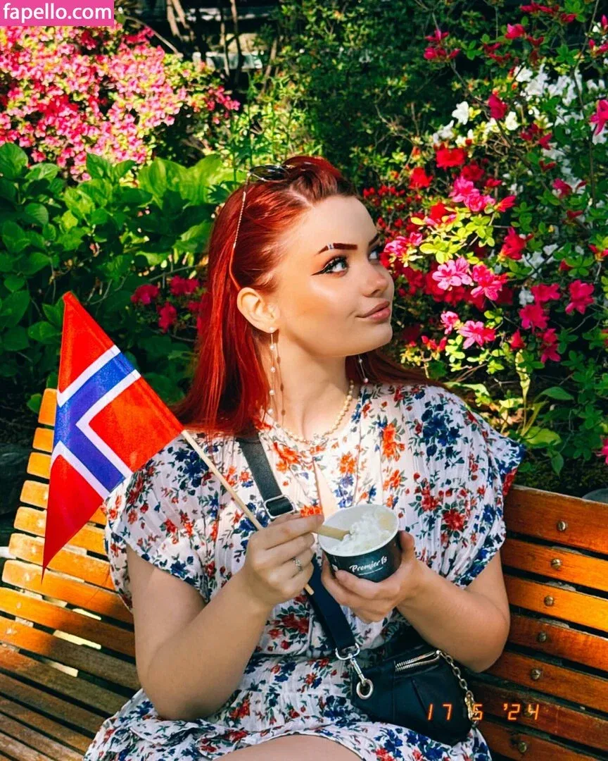 Analag.a Onlyfans Photo Gallery 