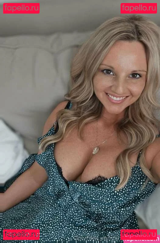 churchwifey_kk Onlyfans Photo Gallery 