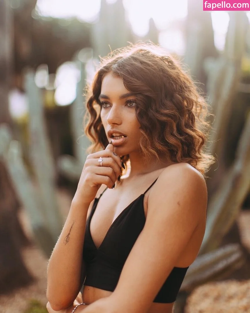 Arianna Hicks Onlyfans Photo Gallery 