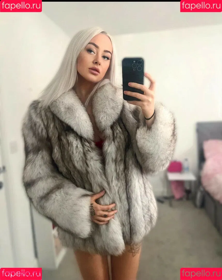 Emily Rose Onlyfans Photo Gallery 