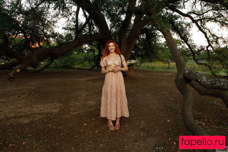 Emily Rose Nude Onlyfans Photo 3