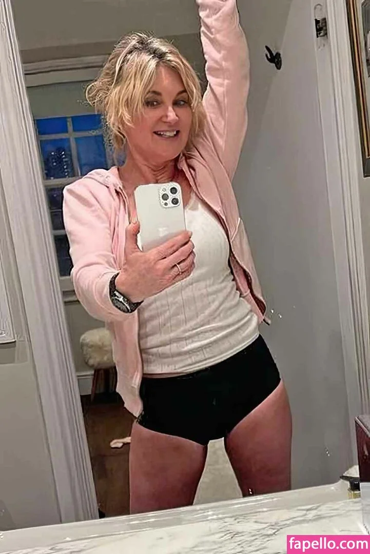 Anthea Turner Onlyfans Photo Gallery 