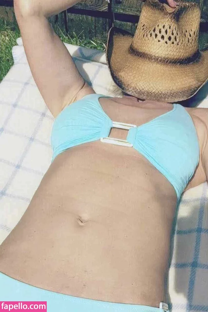 Anthea Turner Onlyfans Photo Gallery 