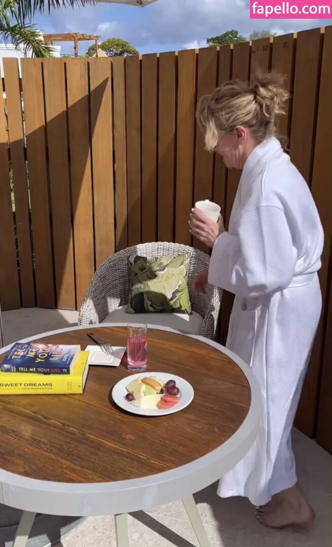 Anthea Turner Onlyfans Photo Gallery 