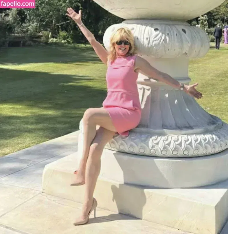 Anthea Turner Onlyfans Photo Gallery 