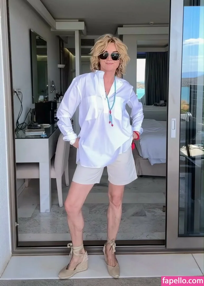 Anthea Turner Onlyfans Photo Gallery 