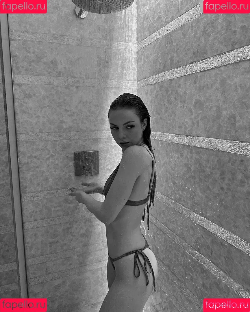 Julia Haller Onlyfans Photo Gallery 