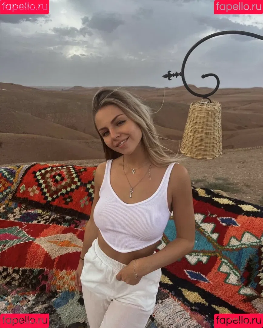 Julia Haller Onlyfans Photo Gallery 