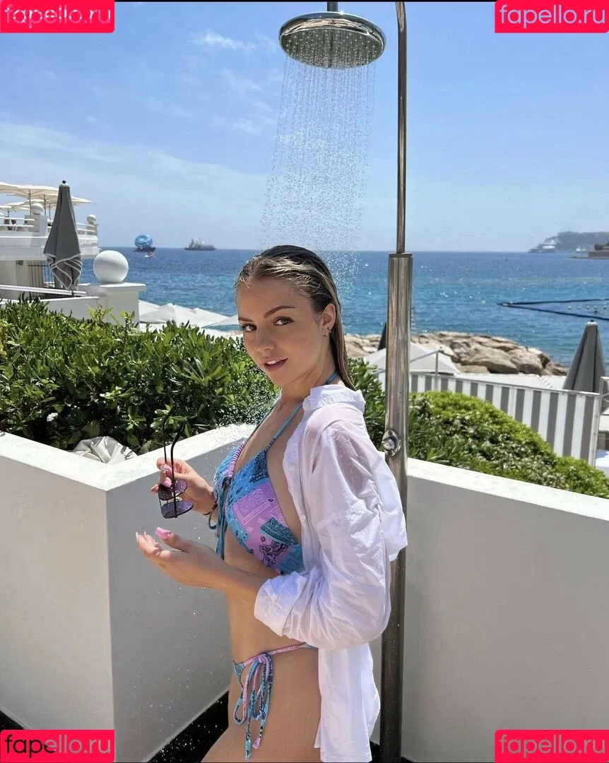 Julia Haller Onlyfans Photo Gallery 