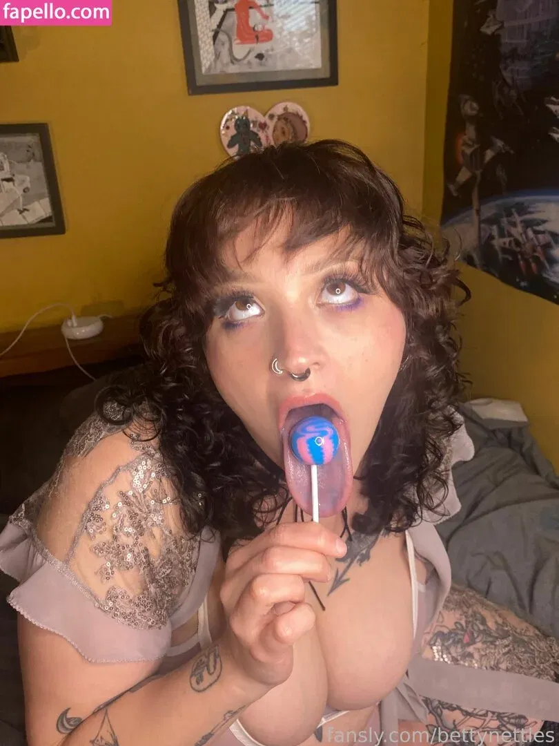 bettynettles Onlyfans Photo Gallery 