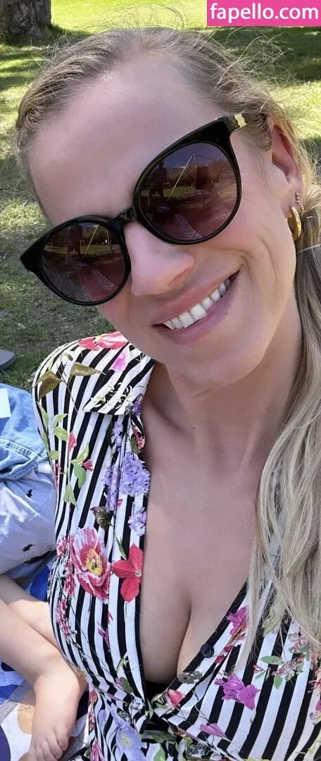 Anneke Dürkopp Onlyfans Photo Gallery 