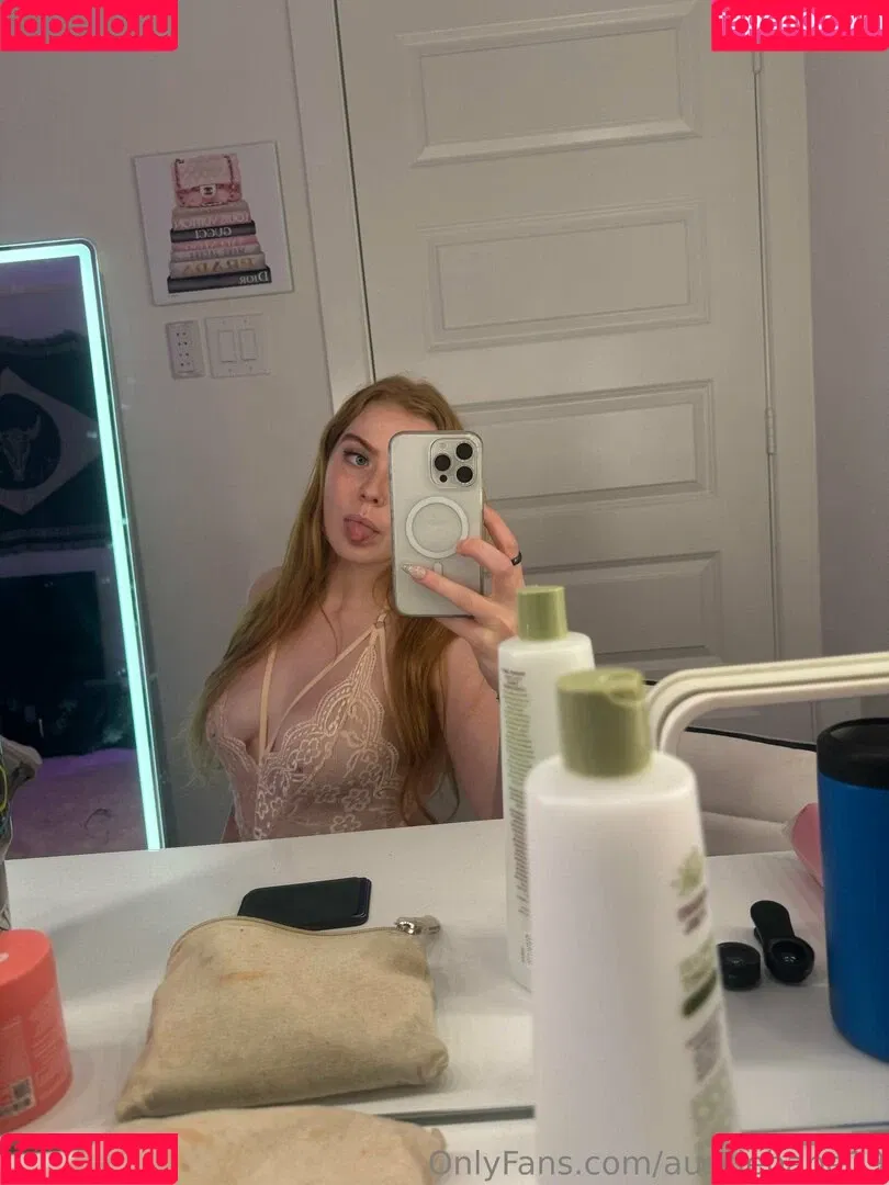 ashleyteen18 Onlyfans Photo Gallery 