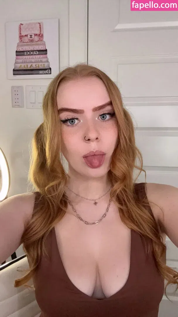 ashleyteen18 Onlyfans Photo Gallery 