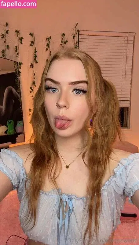 ashleyteen18 Onlyfans Photo Gallery 