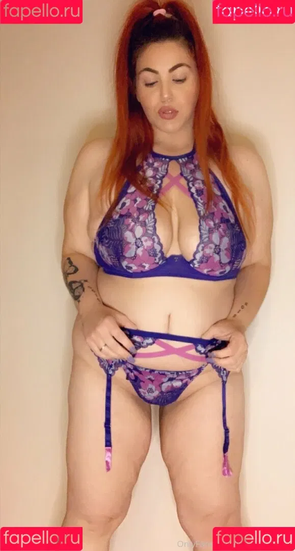 littleredivyfree Onlyfans Photo Gallery 