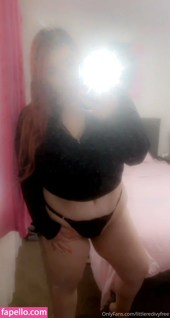 littleredivyfree Onlyfans Photo Gallery 