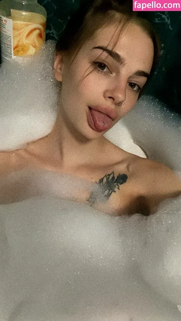 Kisa Tanya Onlyfans Photo Gallery 