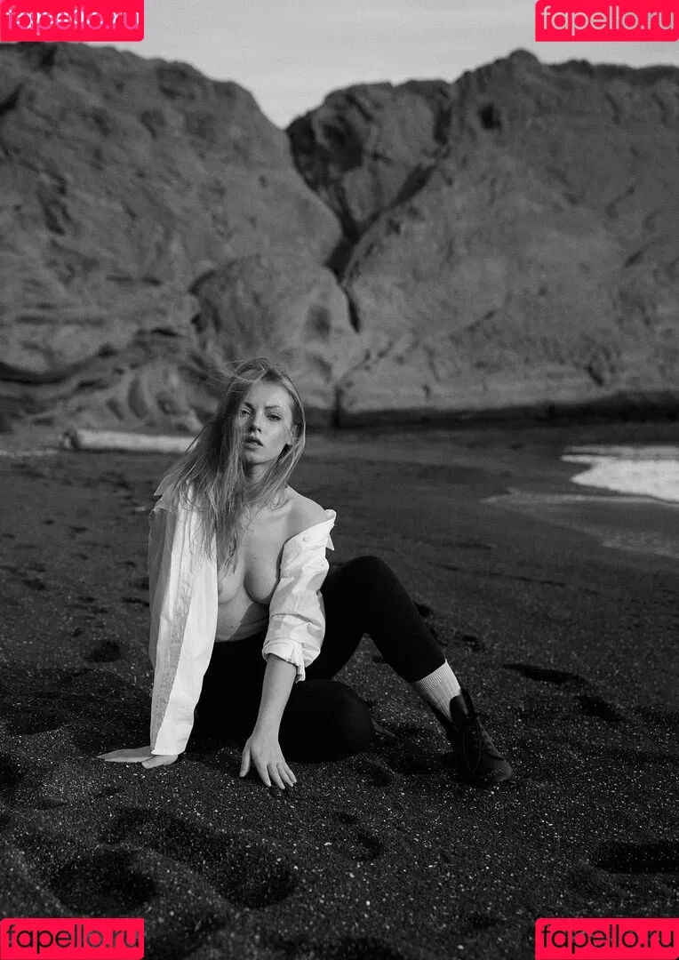 Sophie La Sage Onlyfans Photo Gallery 