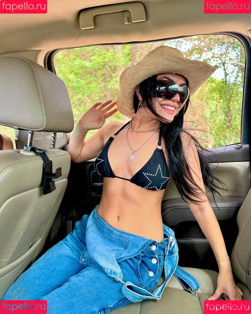 Tara Yummy Onlyfans Photo Gallery 