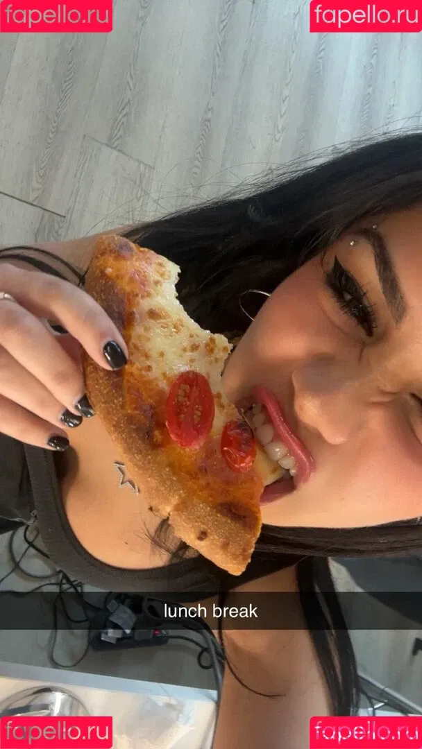 Tara Yummy Onlyfans Photo Gallery 