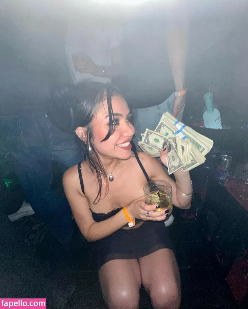 Tara Yummy Onlyfans Photo Gallery 