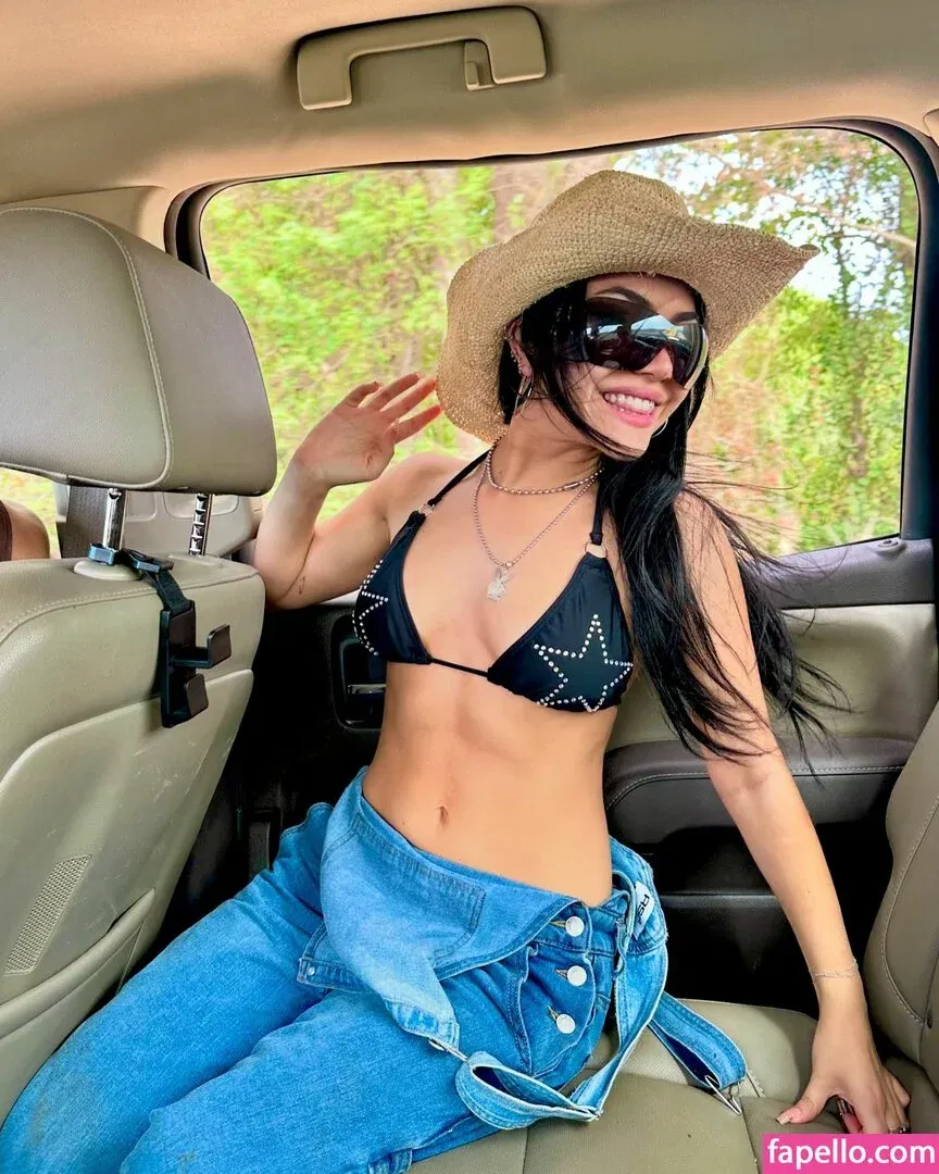 Tara Yummy Onlyfans Photo Gallery 