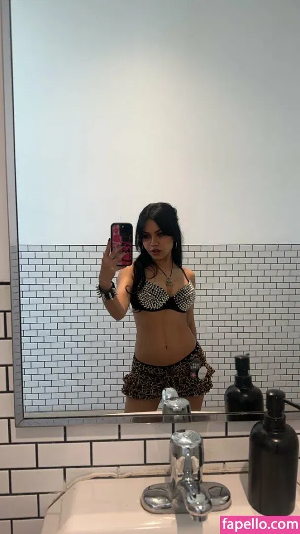 Tara Yummy Onlyfans Photo Gallery 