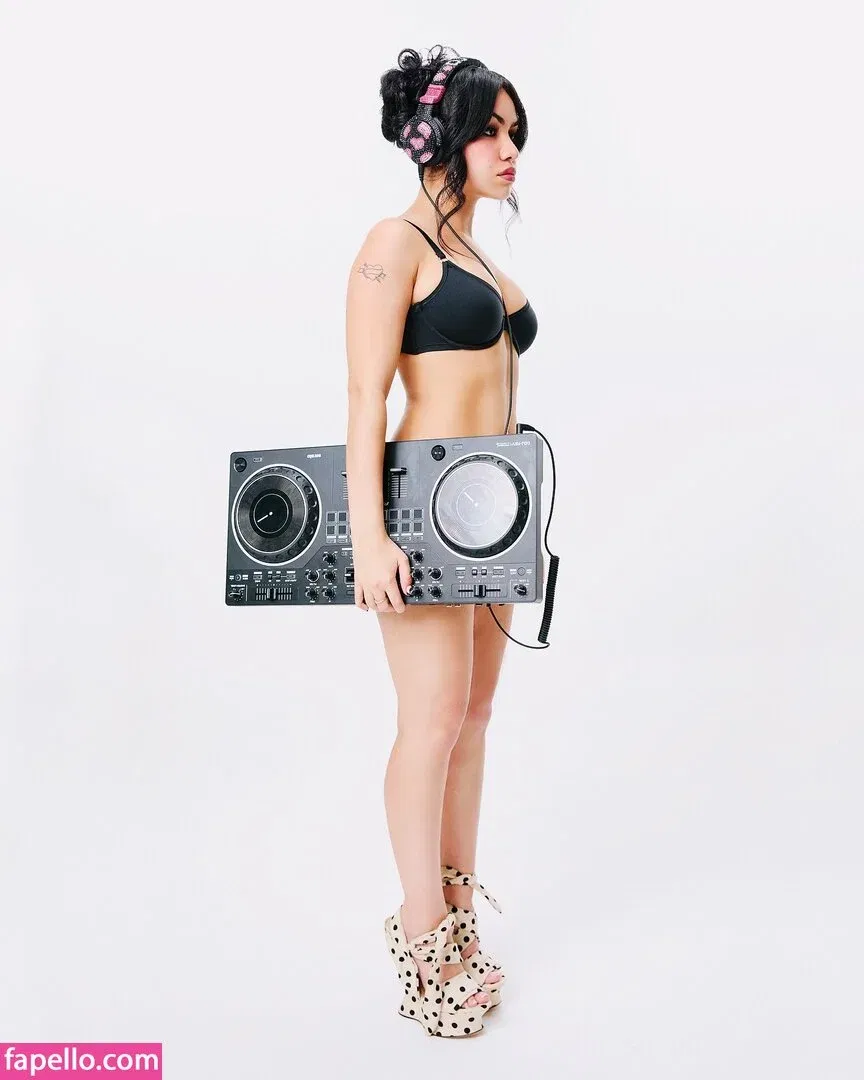 Tara Yummy Onlyfans Photo Gallery 