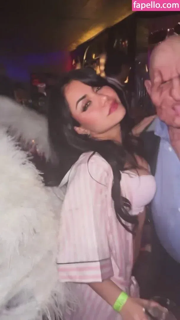 Tara Yummy Onlyfans Photo Gallery 