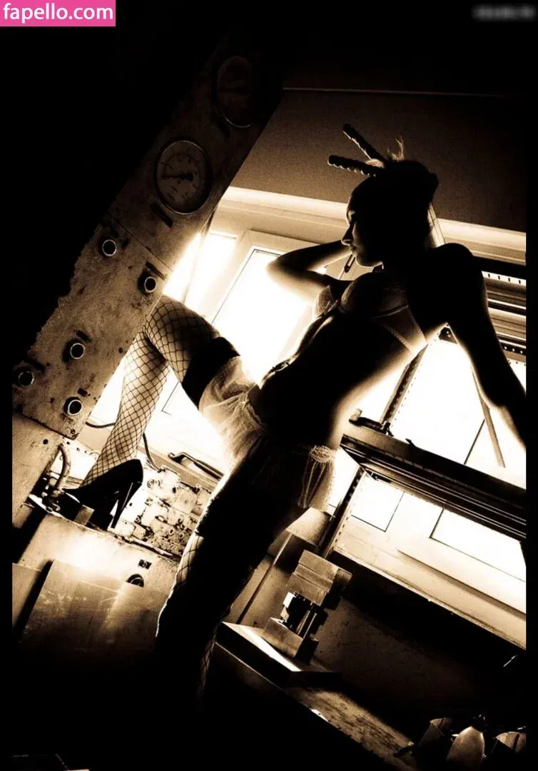 Bella Isadora Onlyfans Photo Gallery 