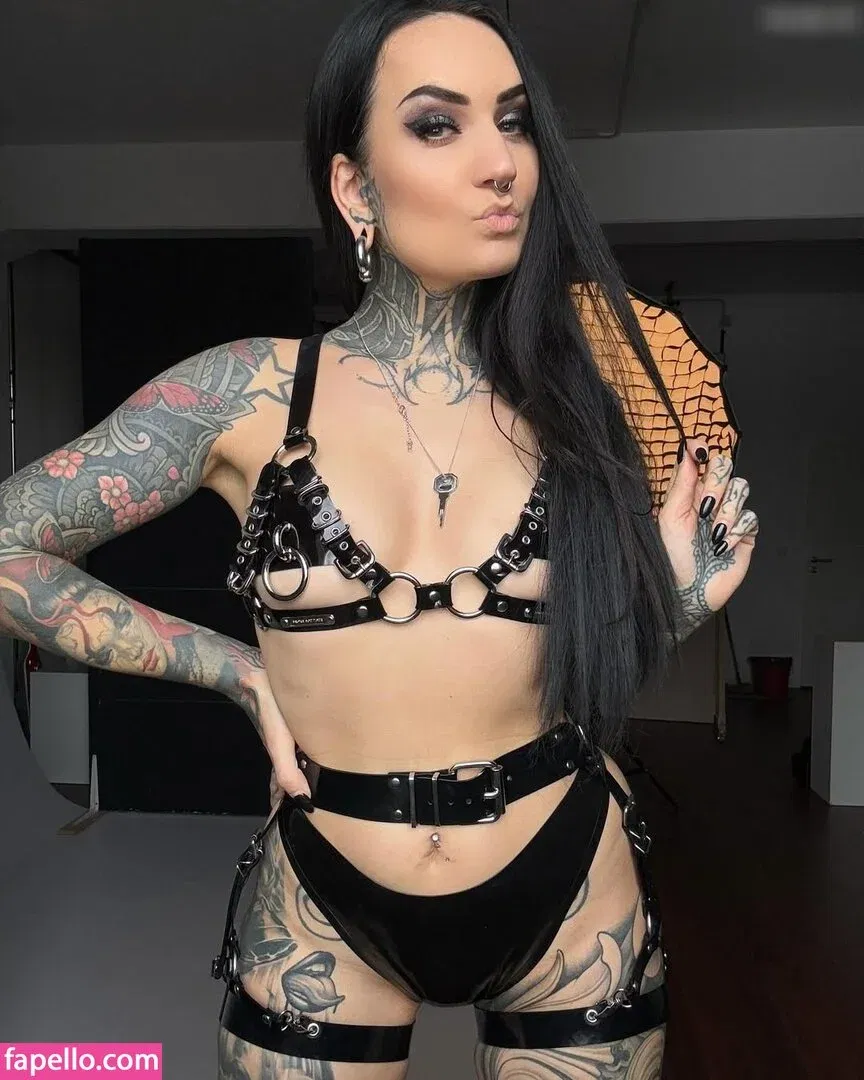 Bella Isadora Onlyfans Photo Gallery 