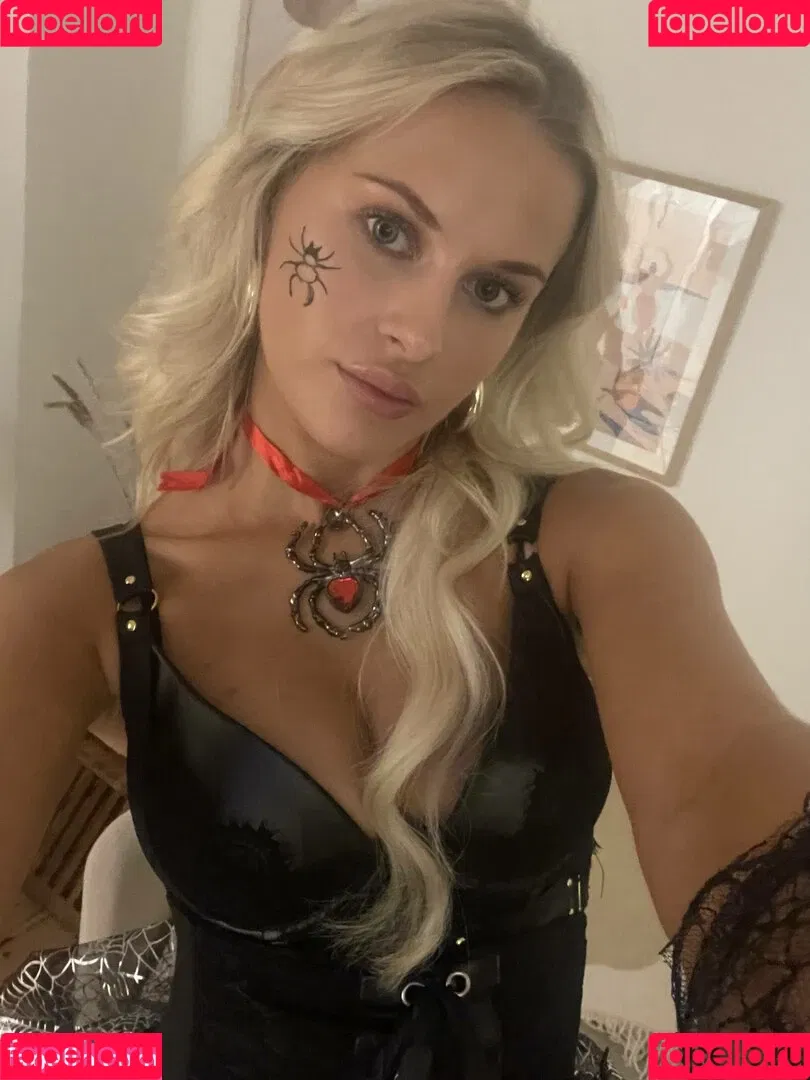 Sofie Mai Onlyfans Photo Gallery 